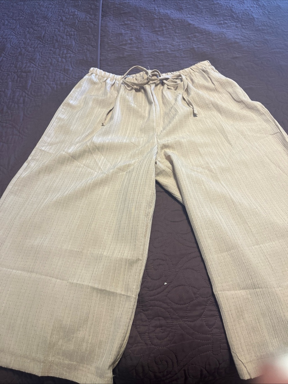 SHEIN Beige Wide Legged Polyester Elastic Waist Women 30 X 15 Capris Large